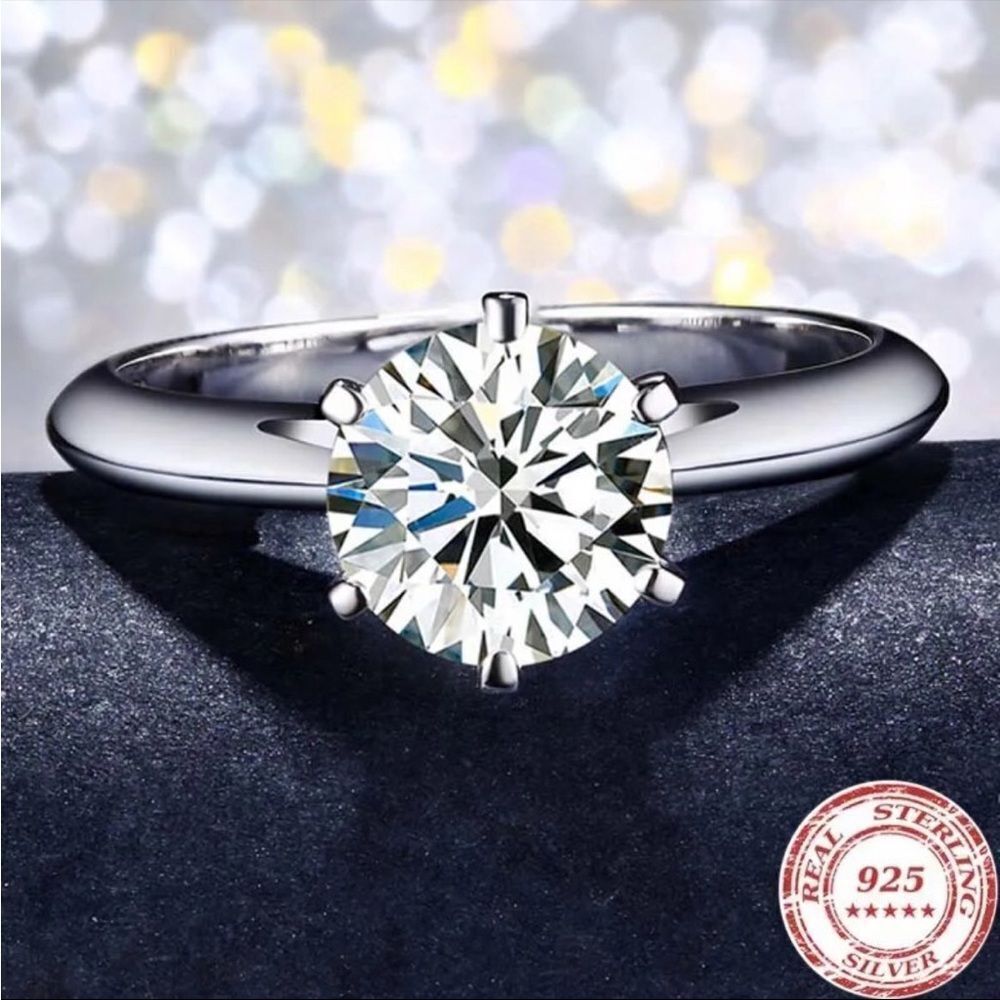 925 Sterling Silver 1 Carat Cubic Zirconia Ring New In Gift Box Sz 7